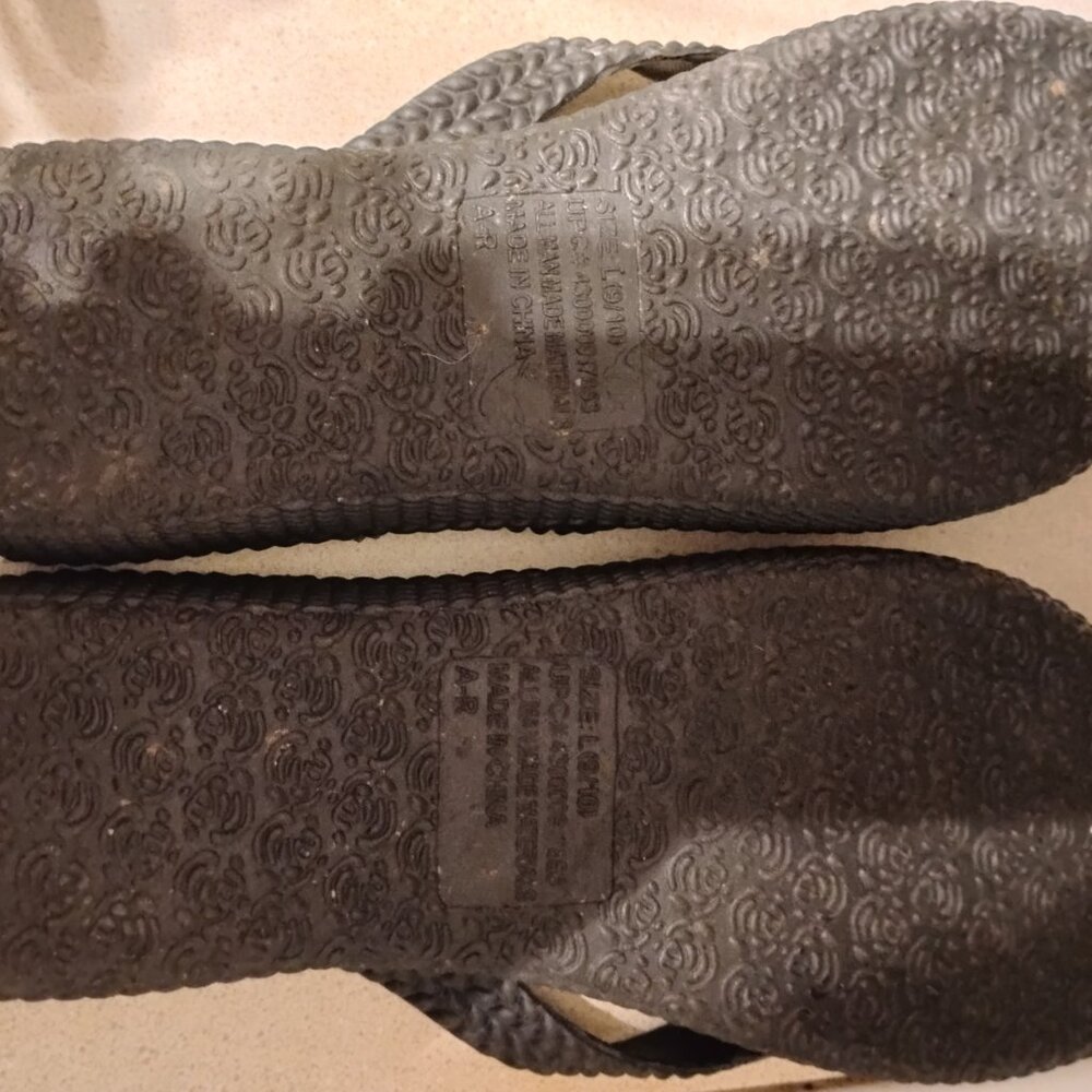 Sandals - Picture 3 of 3